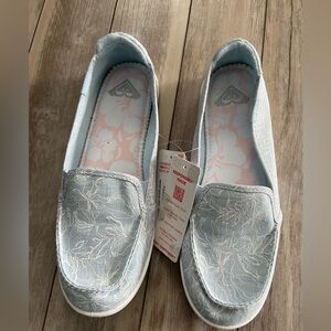 Roxy Minnow slip on shoes- NWT